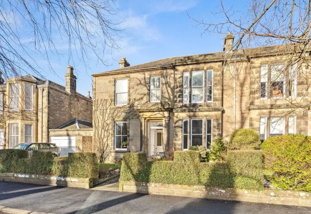 5 bedroom semi-detached house for sale in Snowdon Place, Stirling, FK8