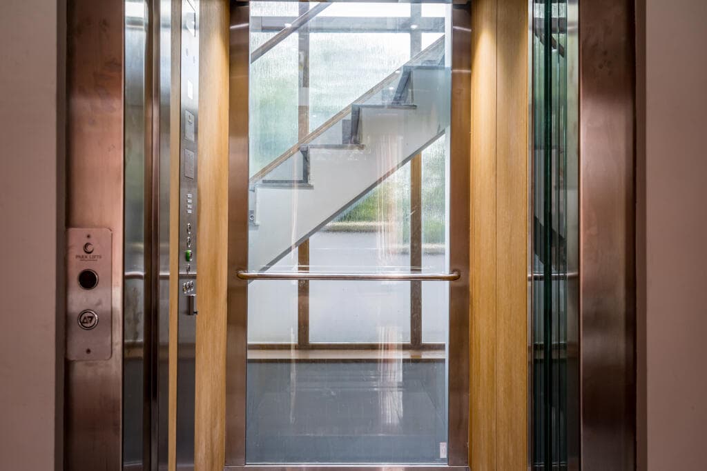 6 bedroom detached house for sale in Furze Hill, Purley, CR8