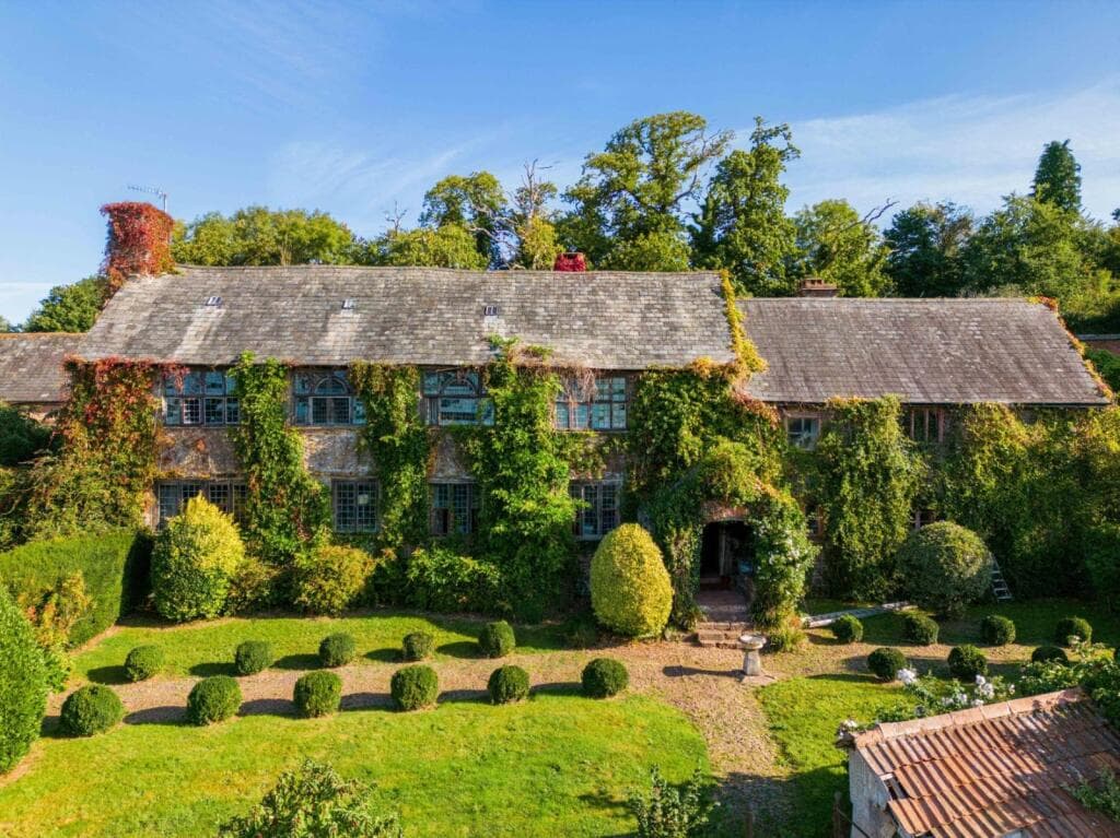 Equestrian facility for sale in Cheriton Fitzpaine, Crediton, Devon, EX17