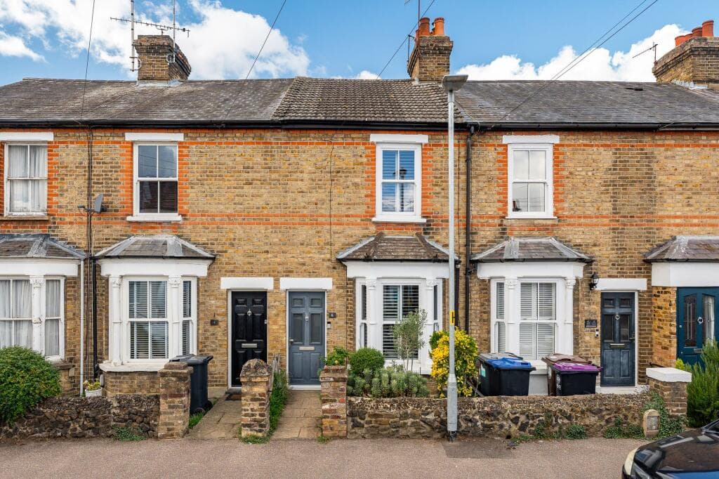 2 bedroom terraced house for sale in Cross Street, Ware, SG12