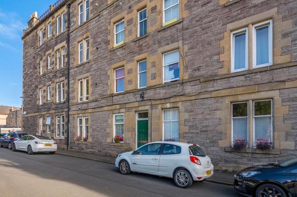1 bedroom apartment for sale in Kinghorn Place, Edinburgh, EH6