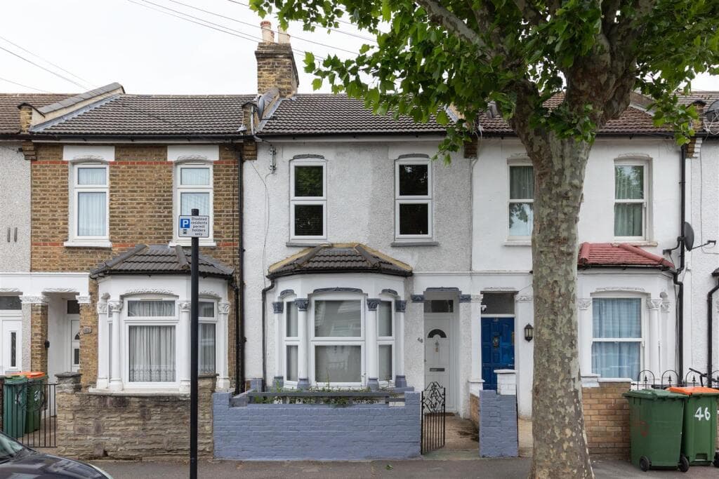 3 bedroom terraced house for sale in Nine Acres Close, Manor Park, E12