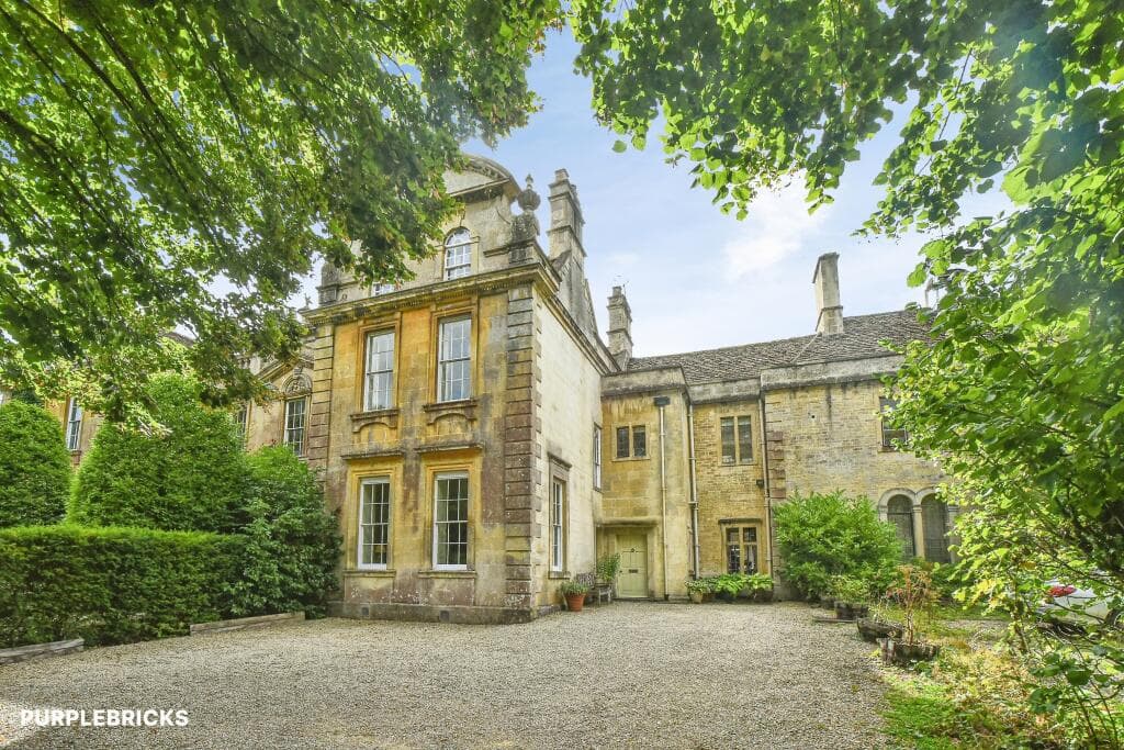 6 bedroom character property for sale in Bath Road, Chippenham, SN15