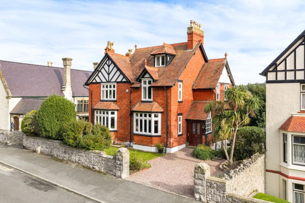5 bedroom detached house for sale in Holmedale, Church Walks, Llandudno, LL30 2HN, LL30
