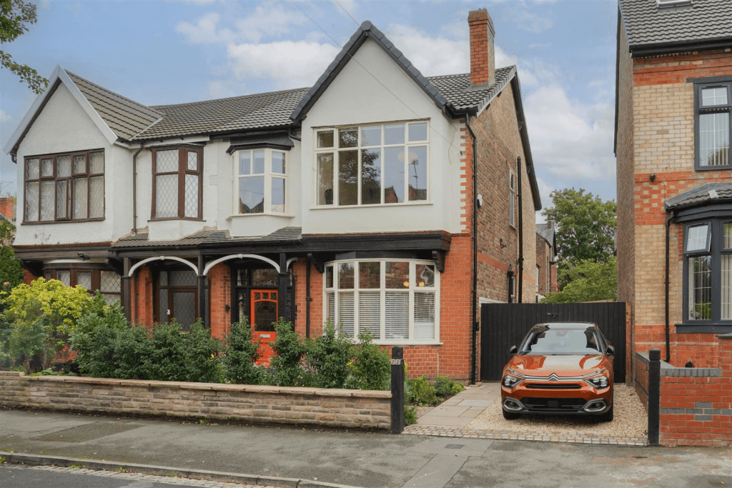 4 bedroom semi-detached house for sale in Victoria Road, Whalley Range, M16