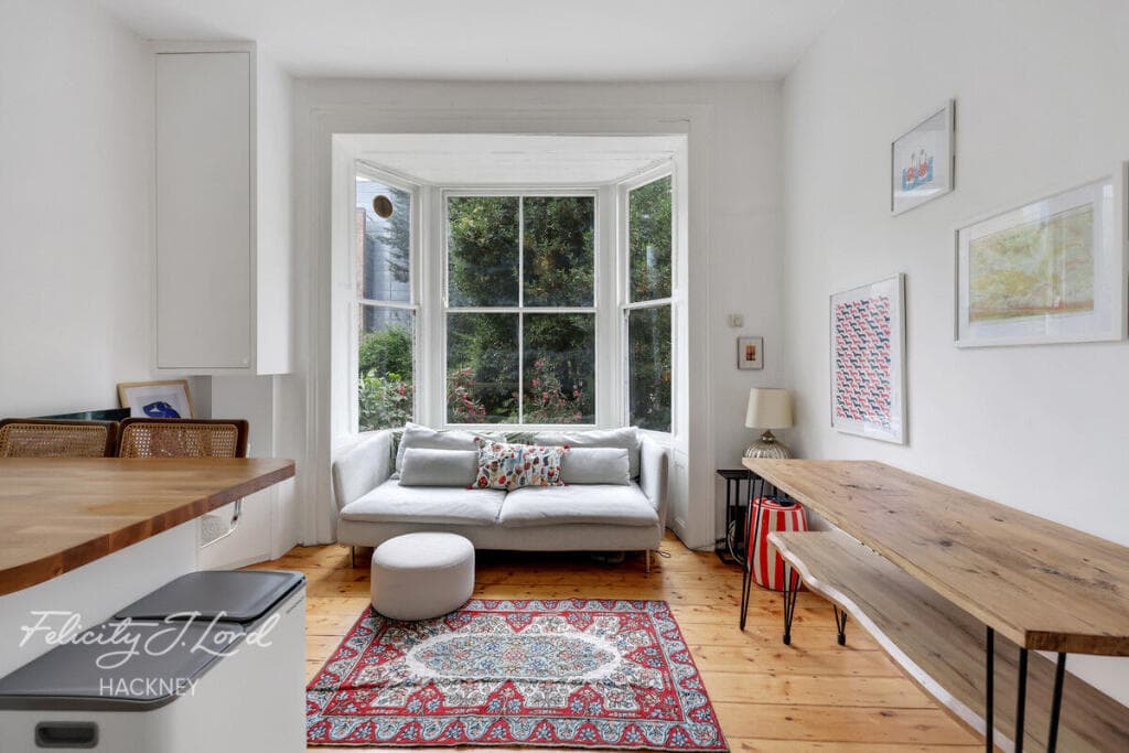 1 bedroom flat for sale in Richmond Road, London E8