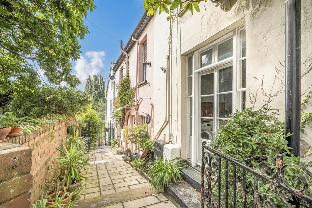 1 bedroom flat for sale in St. Peter Street, Tiverton, Devon, EX16