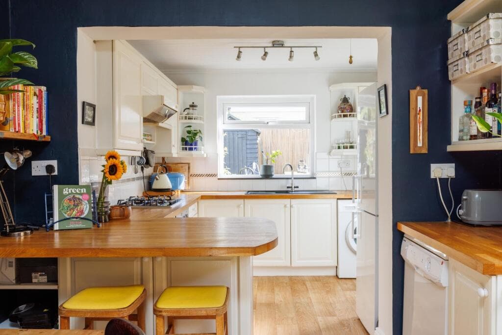 2 bedroom end of terrace house for sale in Elmdale Road, Bedminster, BS3