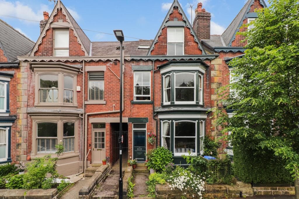 4 bedroom terraced house for sale in Coverdale Road, Carterknowle, S7 2DD, S7