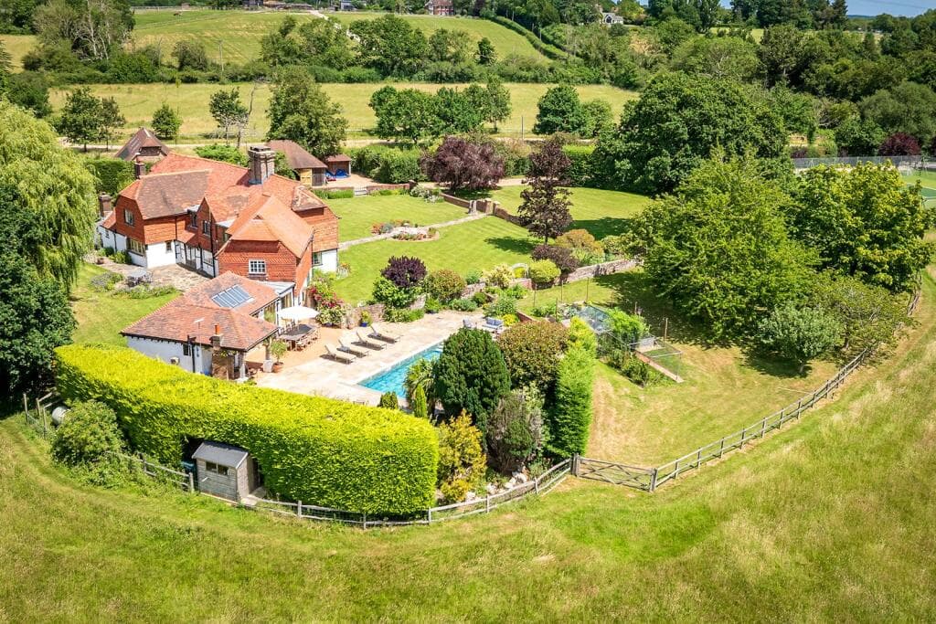 7 bedroom detached house for sale in West Chiltington Lane, Coneyhurst, Billingshurst, West Sussex, RH14