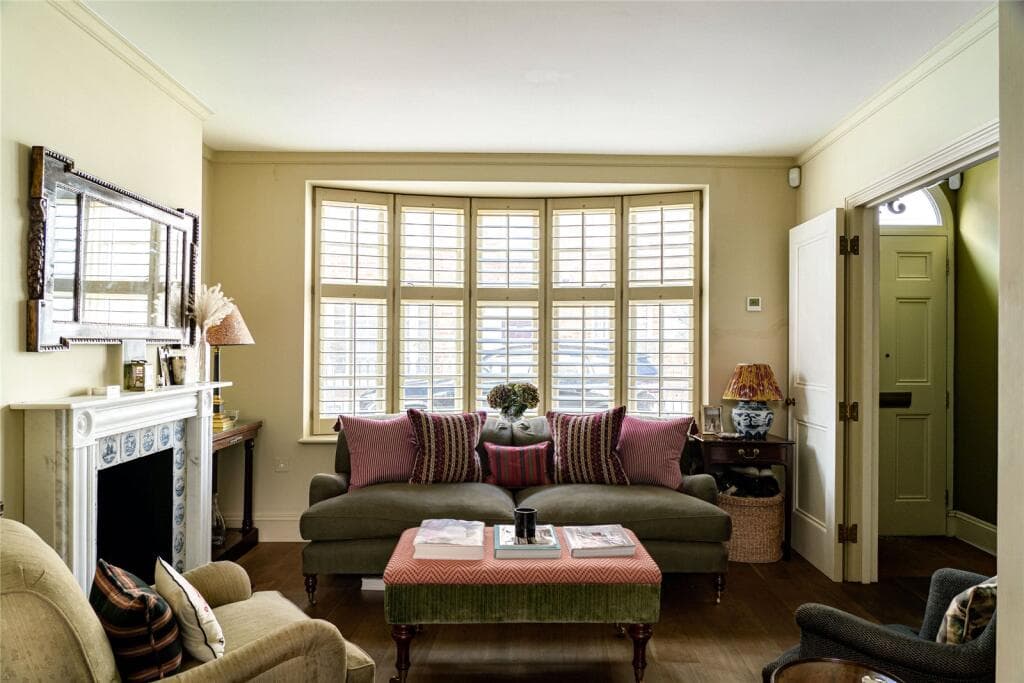 2 bedroom terraced house for sale in Godfrey Street, Chelsea, SW3