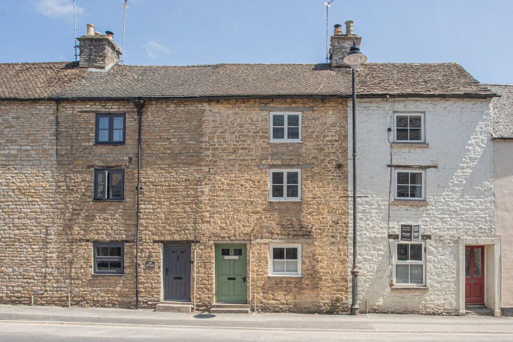 3 bedroom cottage for sale in Hampton Street, Tetbury, GL8