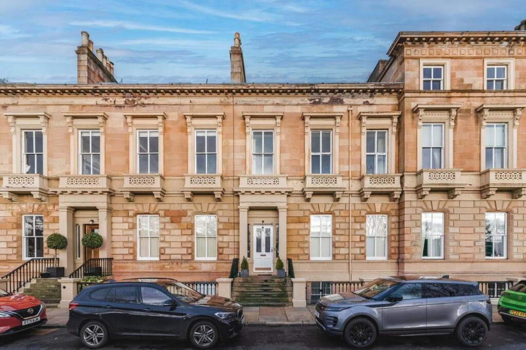 2 bedroom flat for sale in 9 Kirklee Terrace, Kirklee, G12
