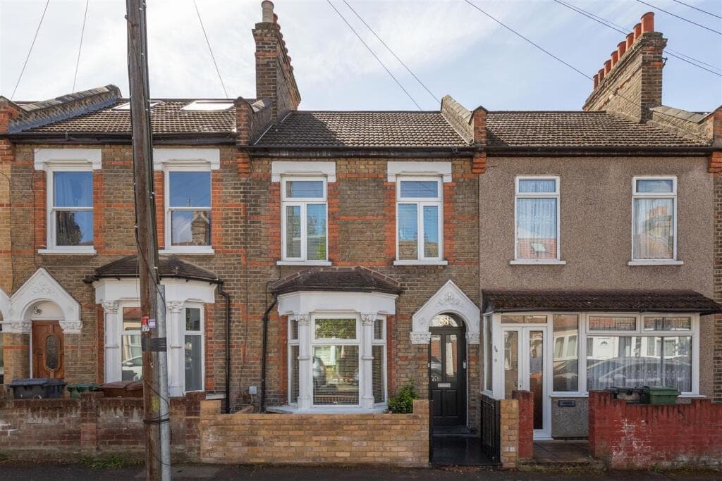 3 bedroom terraced house for sale in Clarence Road, Walthamstow, E17