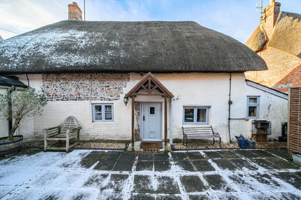 2 bedroom detached house for sale in Sunton, Marlborough, SN8