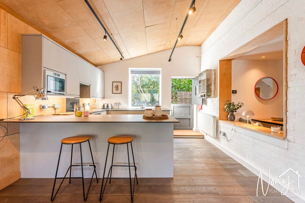 2 bedroom semi-detached house for sale in Littleton, SO22