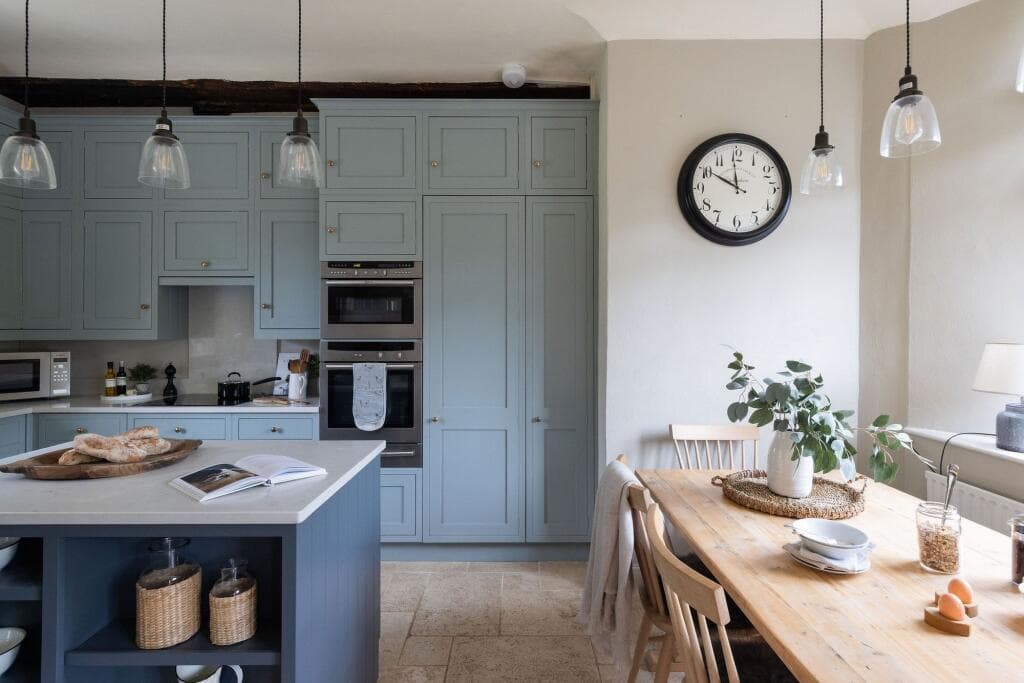 2 bedroom terraced house for sale in Binderton, Chichester, PO18