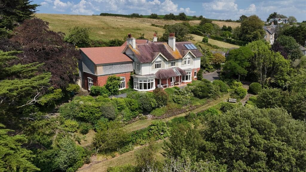 6 bedroom detached house for sale in New Road, Instow, EX39
