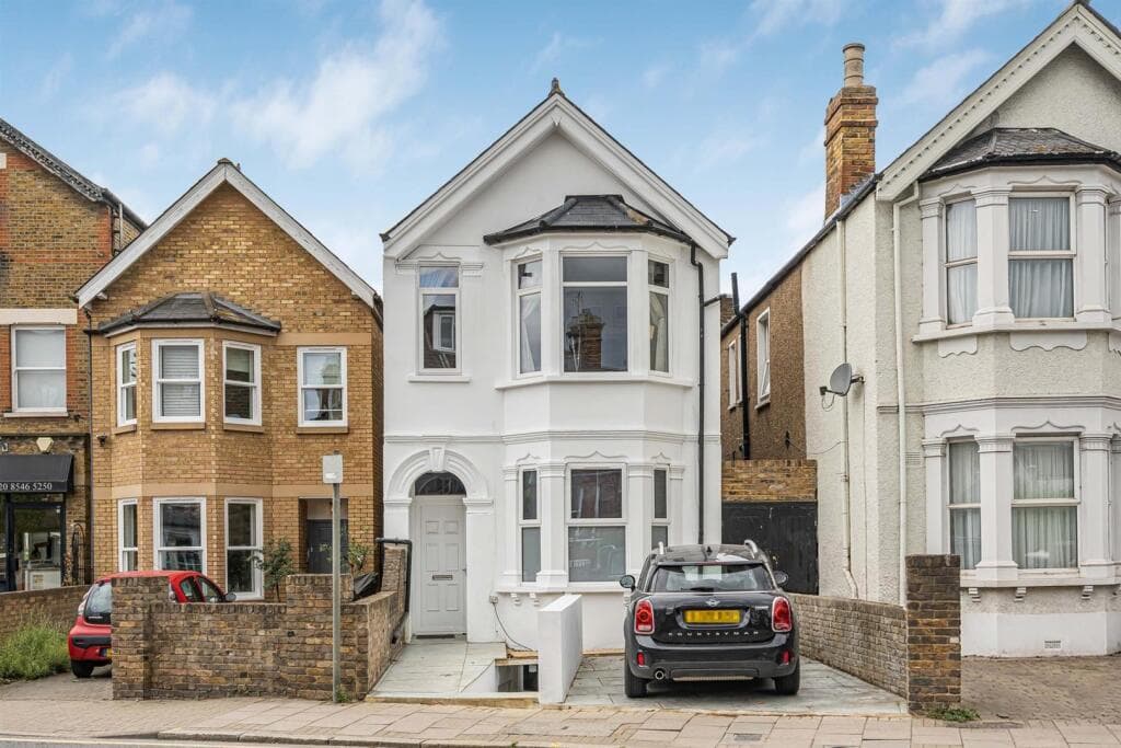 2 bedroom flat for sale in 101 Richmond Road, Kingston Upon Thames, KT2