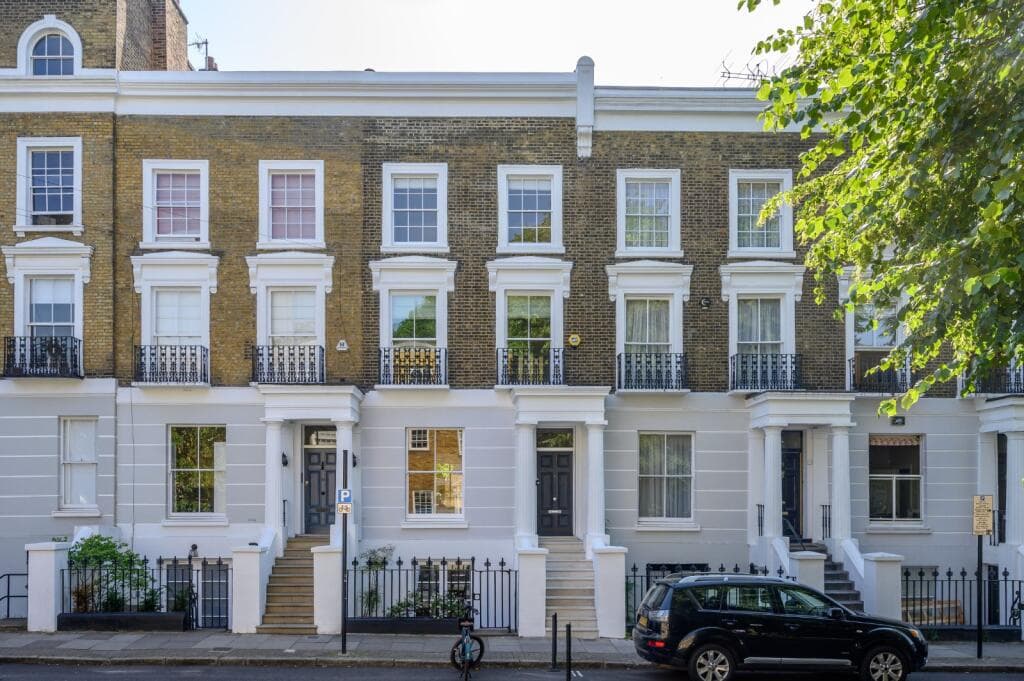 4 bedroom terraced house for sale in Compton Road, Canonbury, Islington, London, N1