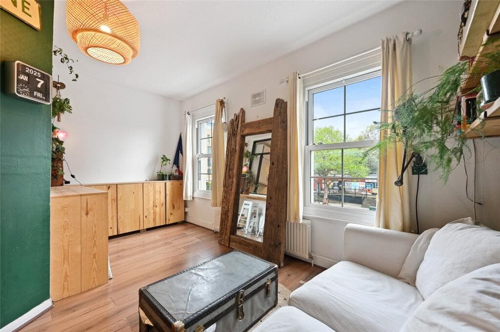 1 bedroom apartment for sale in Goldhawk Road, London, W12