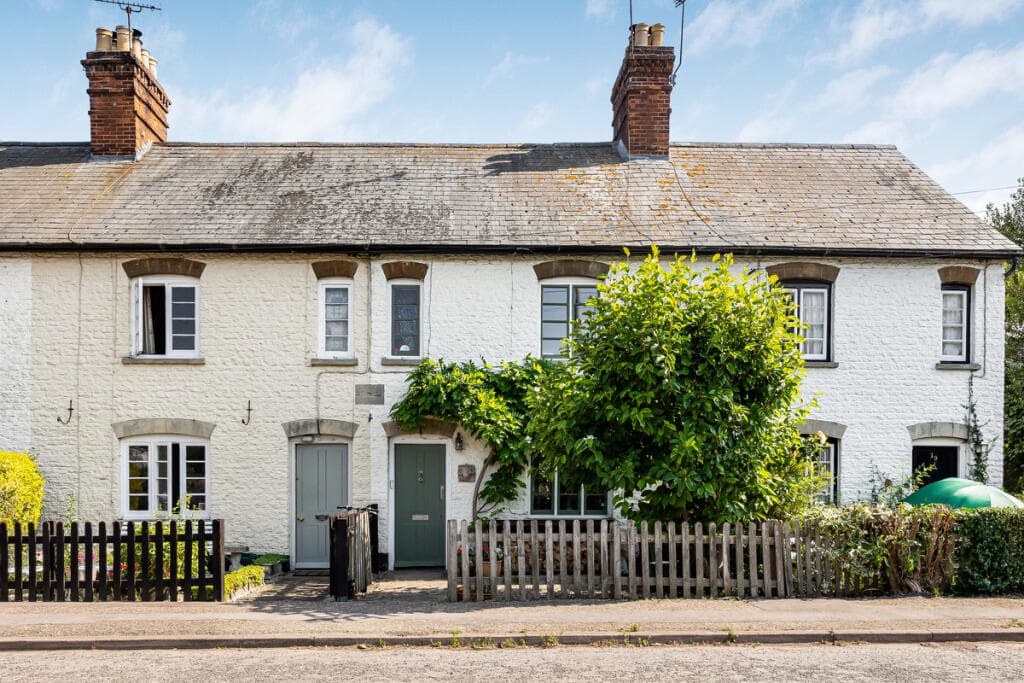 2 bedroom terraced house for sale in Main Road, Fyfield, OX13