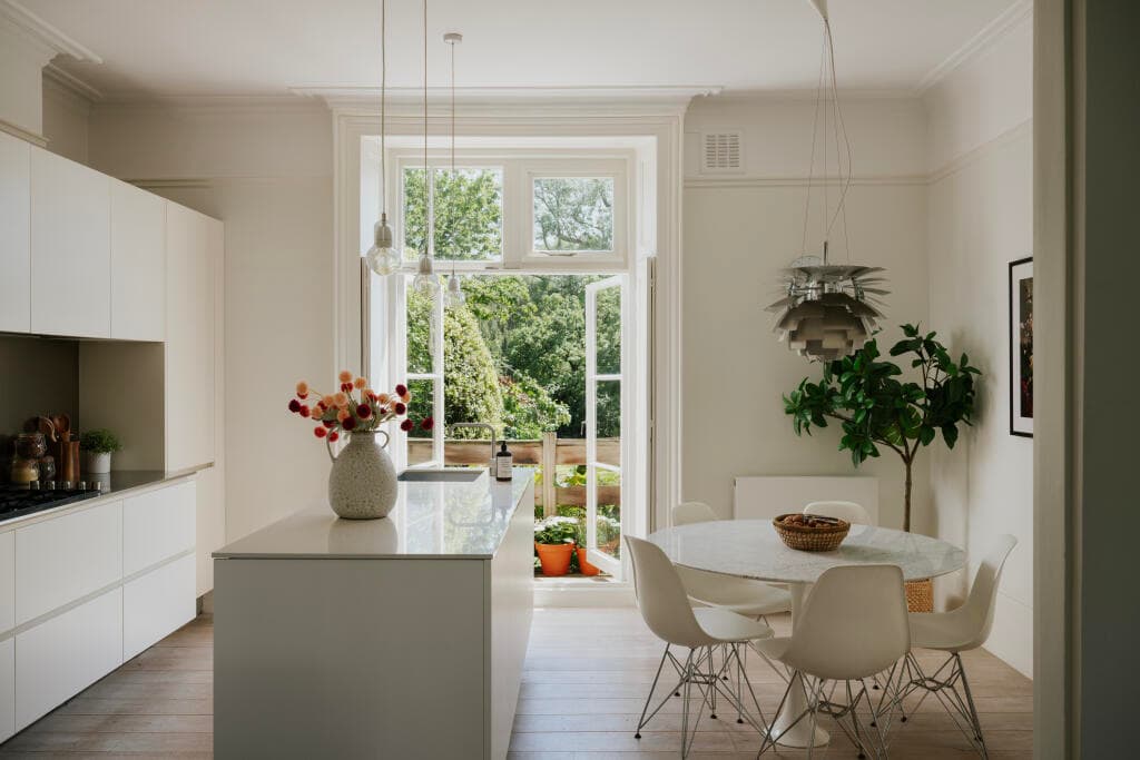 4 bedroom semi-detached house for sale in Stockwell Park Road, London, SW9