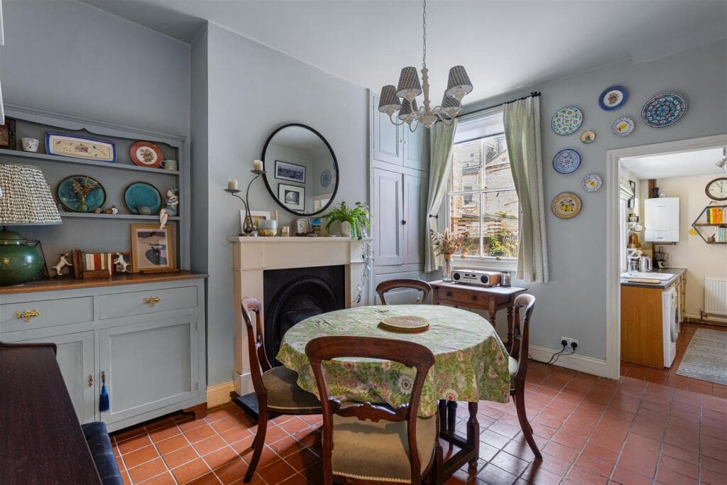 2 bedroom terraced house for sale in Nunthorpe Road, York, YO23