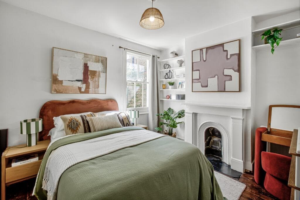2 bedroom flat for sale in Wingford Road, Brixton, London, SW2