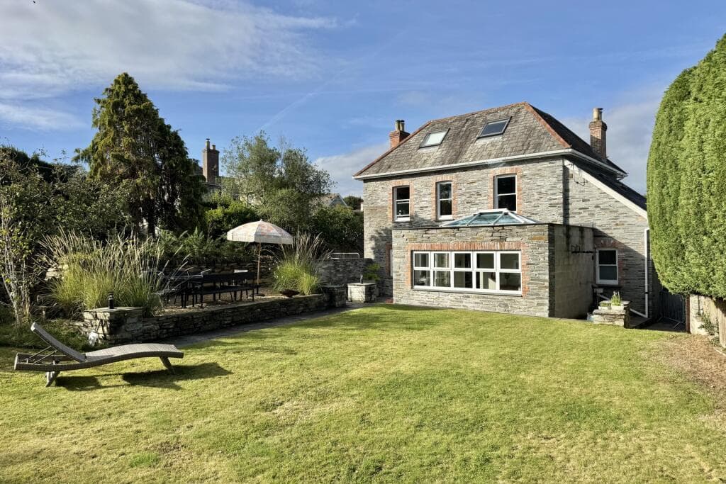 5 bedroom detached house for sale in Trevanson Farmhouse, Trevanson, PL27