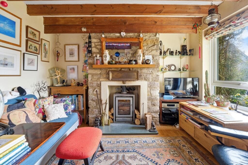 3 bedroom semi-detached house for sale in Cote, Bampton, OX18