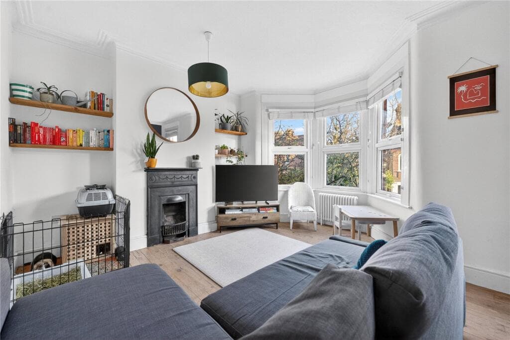 2 bedroom flat for sale in Wetherden Street, Walthamstow, London, E17