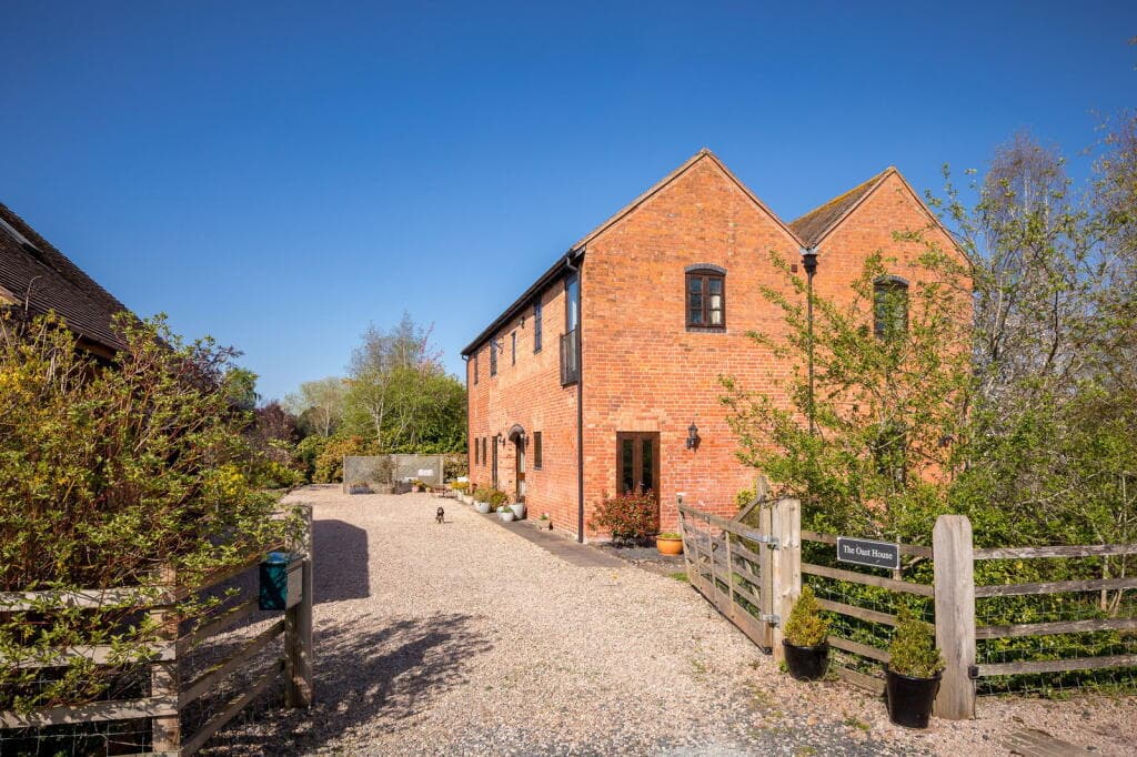 5 bedroom detached house for sale in Bransford - between Worcester & Malvern, WR6