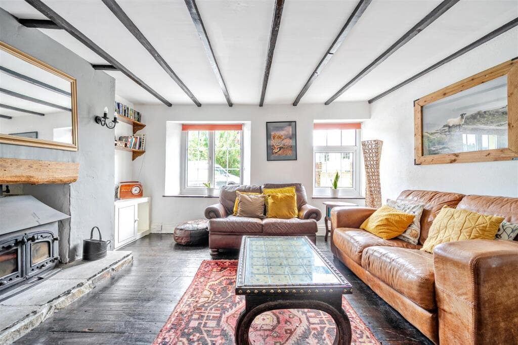 2 bedroom cottage for sale in Newbridge Hill, Gunnislake, PL18