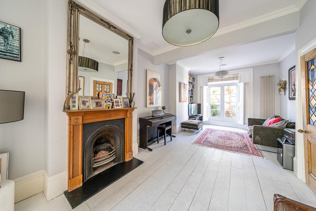3 bedroom terraced house for sale in De Beauvoir Road, London, N1