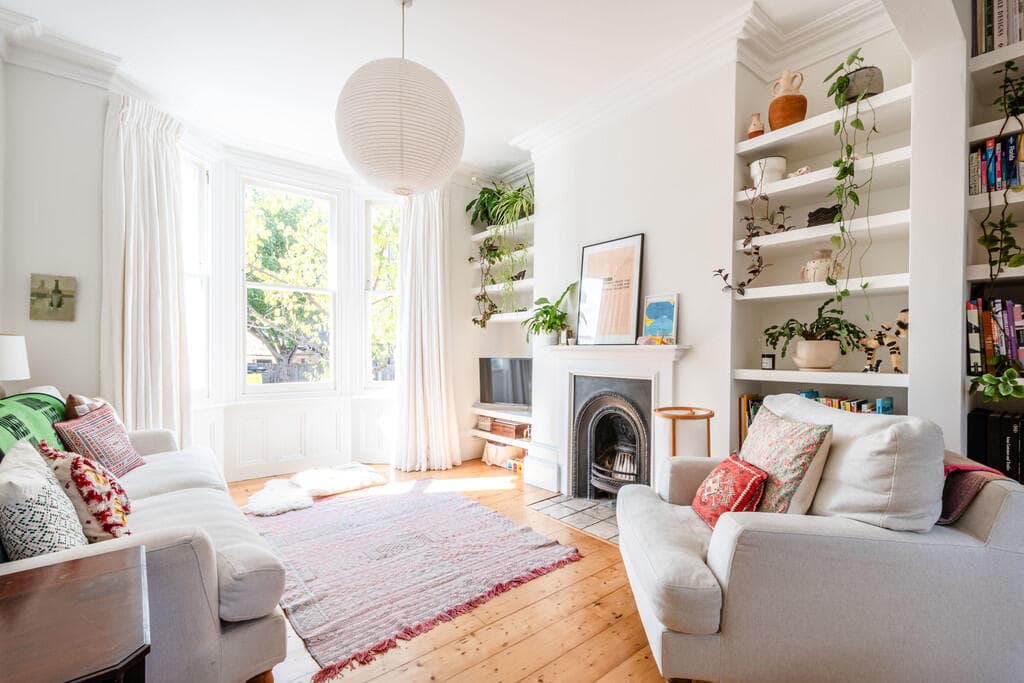 2 bedroom maisonette for sale in Colenso Road, E5