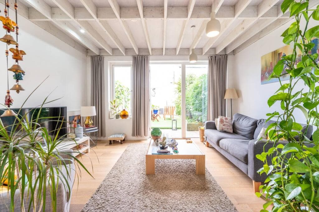 2 bedroom flat for sale in Harold Road, Upton Park, London, E13