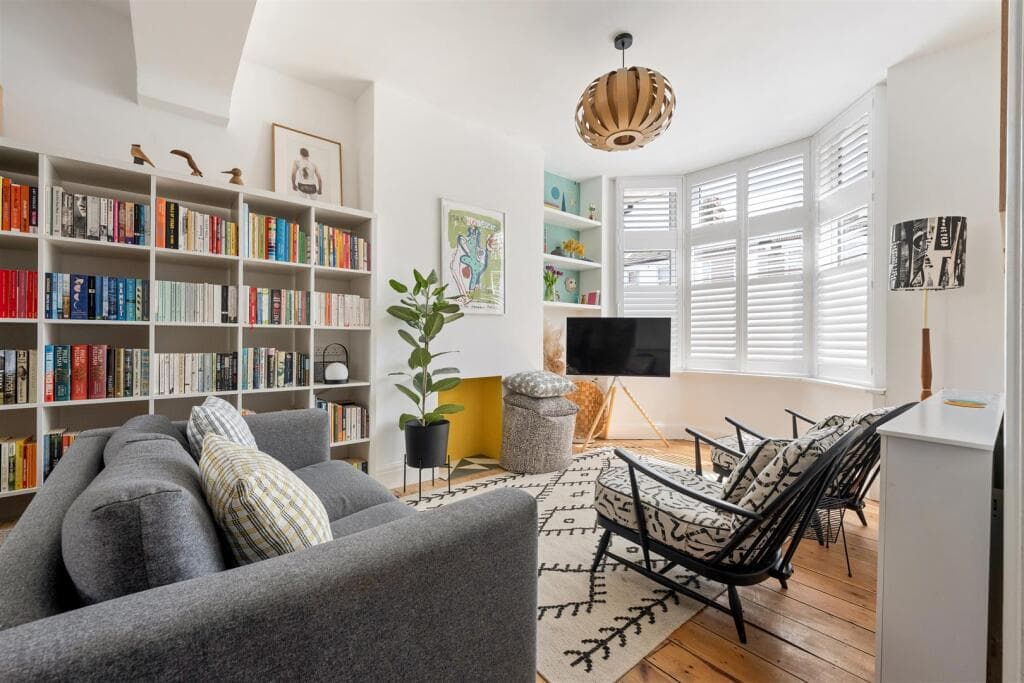 2 bedroom terraced house for sale in Kingsland Road, Plaistow, E13