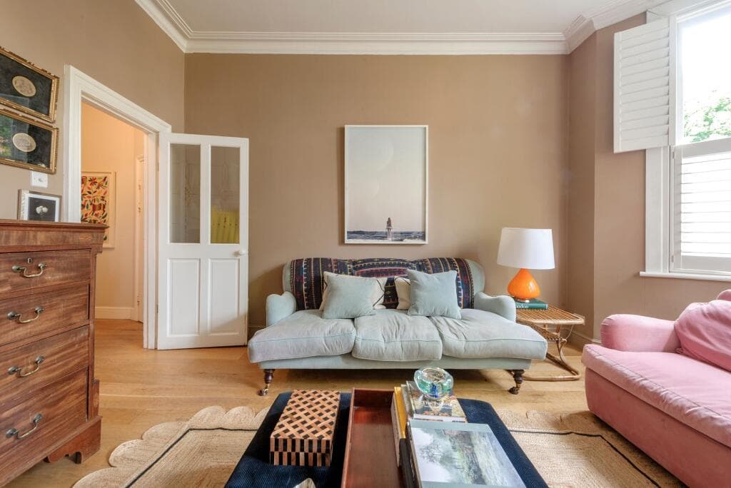 2 bedroom flat for sale in Wrentham Avenue, Queens Park, NW10