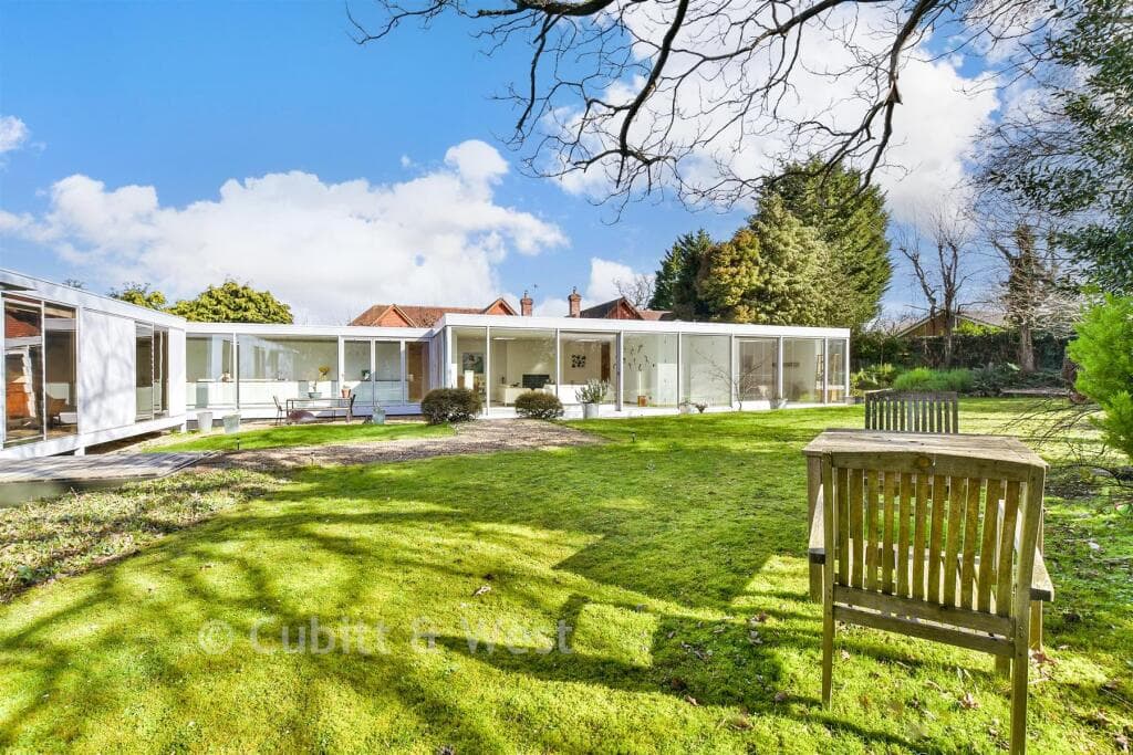 5 bedroom detached bungalow for sale in Epsom Road, Ashtead, Surrey, KT21