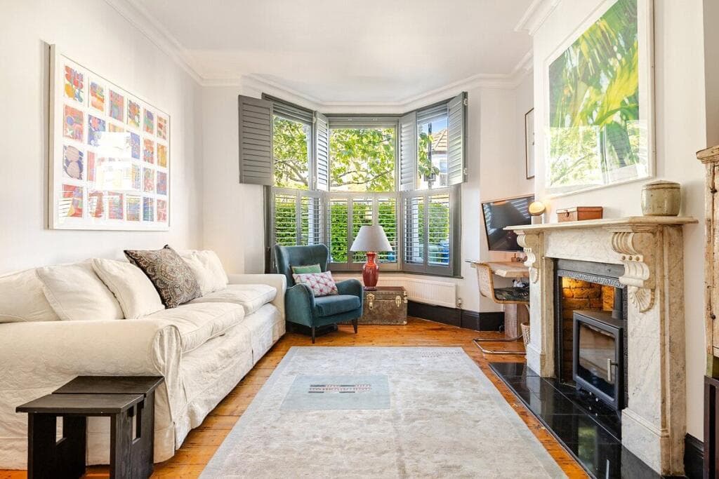 1 bedroom apartment for sale in Zenoria Street, East Dulwich, London, SE22