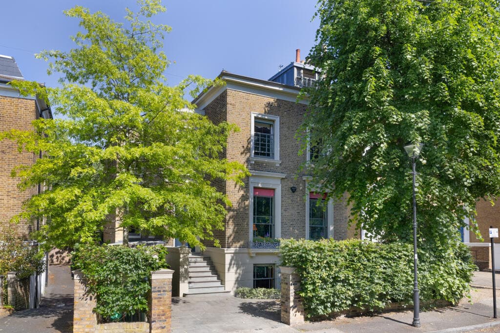 6 bedroom house for sale in Northbourne Road, Clapham, London, SW4