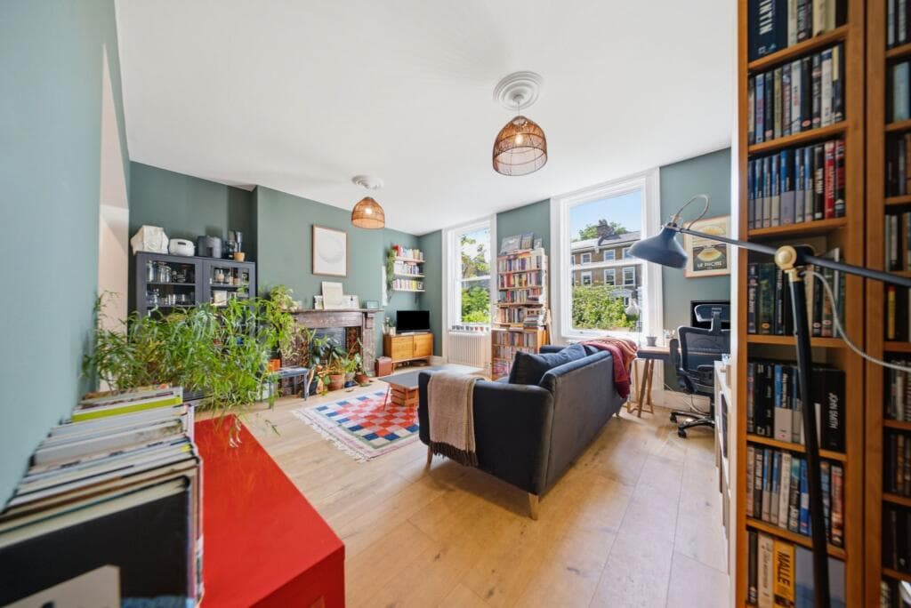 1 bedroom flat for sale in Wickham Road, London, SE4