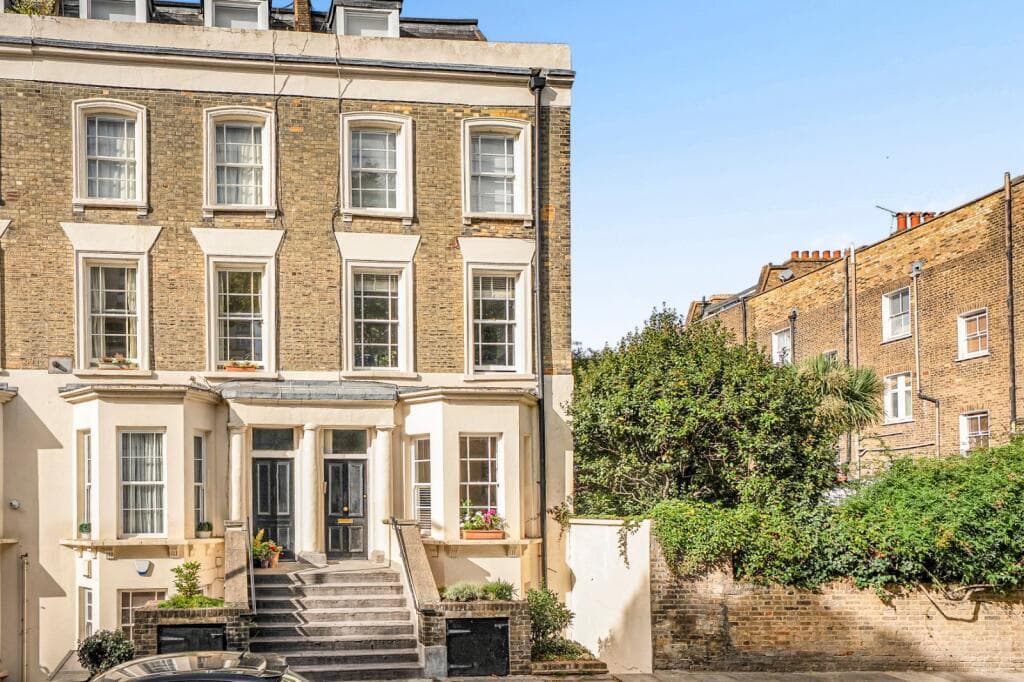 1 bedroom apartment for sale in Crogsland Road, Chalk Farm, London, NW1