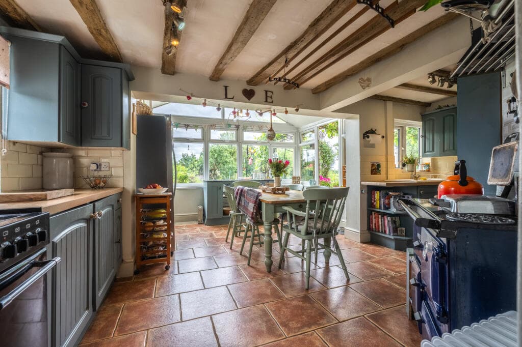 4 bedroom detached house for sale in Kidderminster Road, Dodford, Bromsgrove, B61