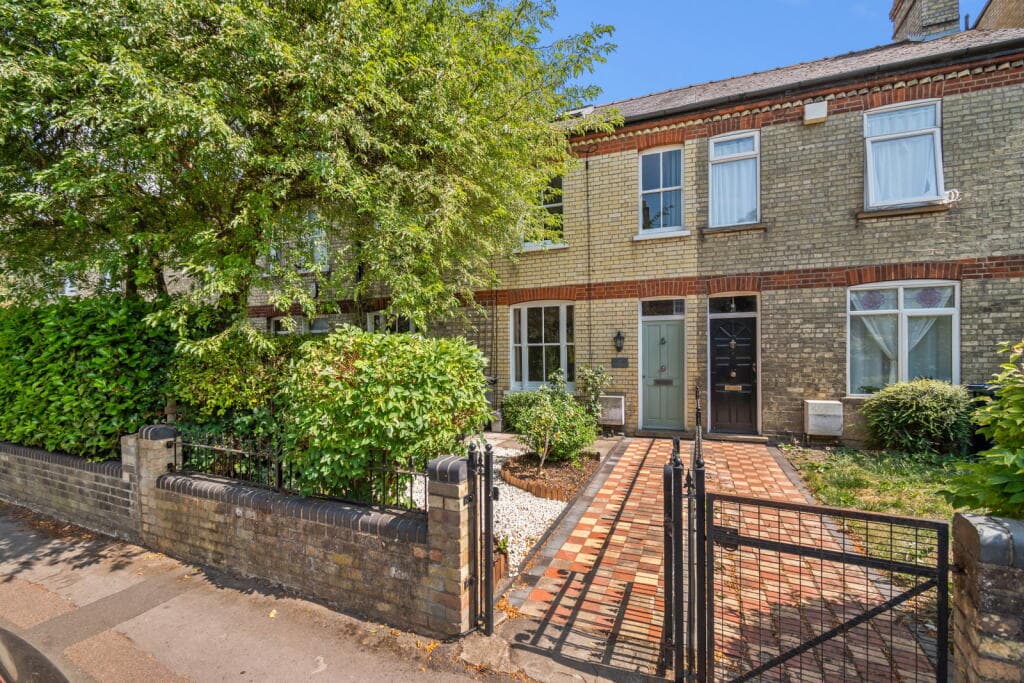 3 bedroom terraced house for sale in Pye Terrace, Cambridge, CB4 1DX, CB4