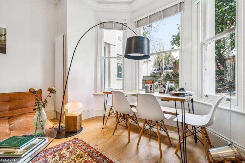 2 bedroom apartment for sale in Nightingale Lane, SW12