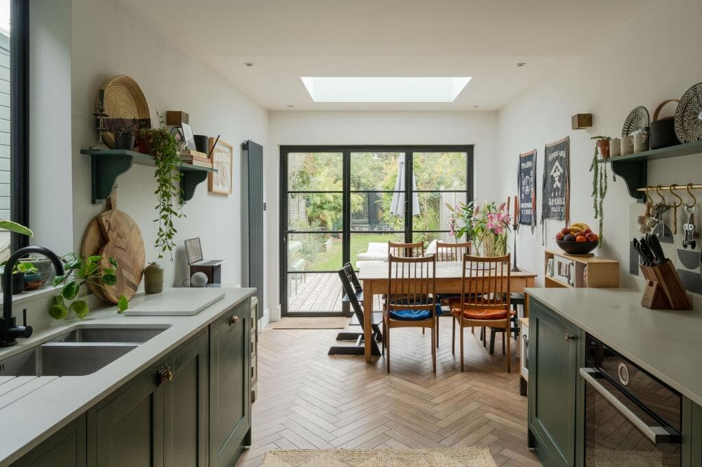 5 bedroom terraced house for sale in Esther Road, Upper Leytonstone, London, E11