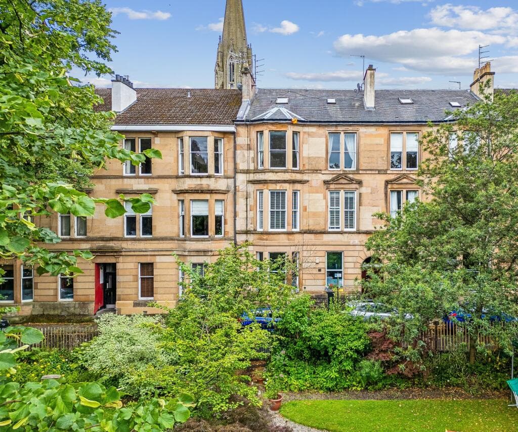 2 bedroom flat for sale in Holyrood Quadrant, Flat 0/1, Kelvinbridge, Glasgow, G20