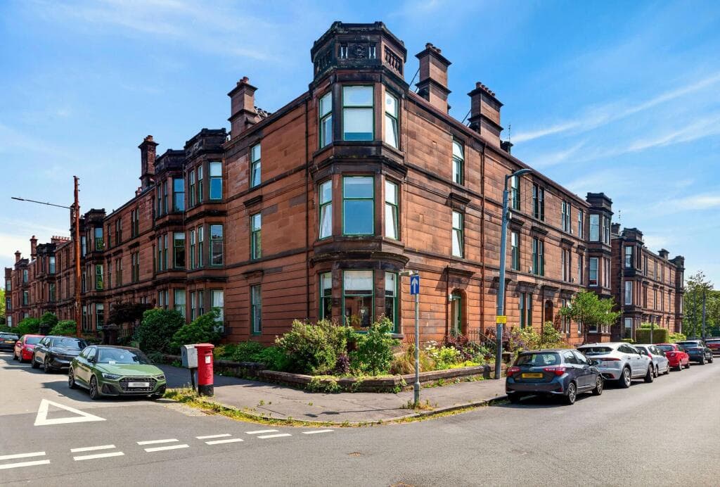 4 bedroom apartment for sale in Mariscat Road, Pollokshields, Glasgow, G41